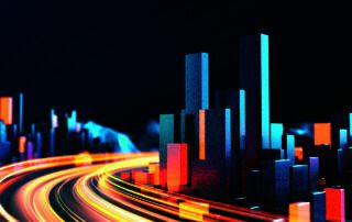 Cidade futurista com prédios iluminados e rastros de luz viária