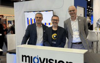 Representantes da Aimsun e da Miovision durante anúncio de parceria técnica no ITS America 2026