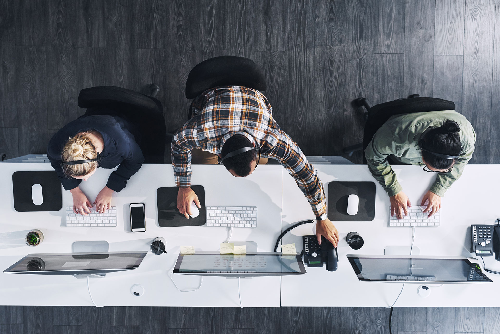 Equipe usando recursos de suporte e colaboração para modelagem no Aimsun Next
